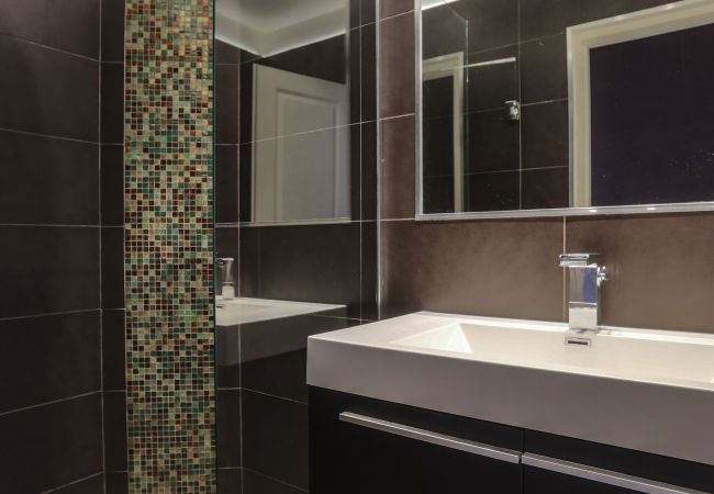 Appartement à Cannes - MODERN - Residence Du Louvre Appartement à Cannes - MODERN - Residence Du Louvre