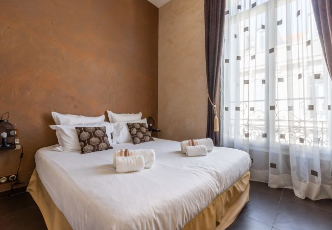 Appartement à Cannes - MODERN - Residence Du Louvre Appartement à Cannes - MODERN - Residence Du Louvre