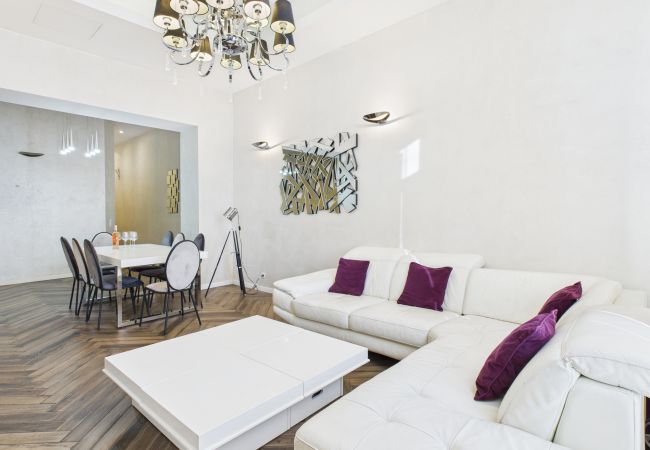 Appartement à Cannes - HAUSSMANN - Residence Du Louvre