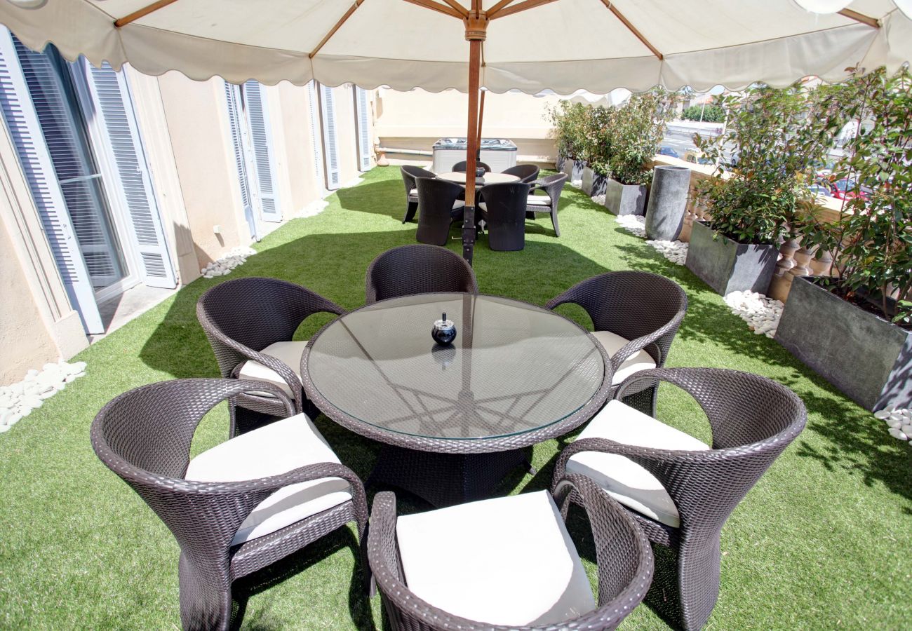 Appartement à Cannes - GARDEN PALACE - Residence Du Louvre