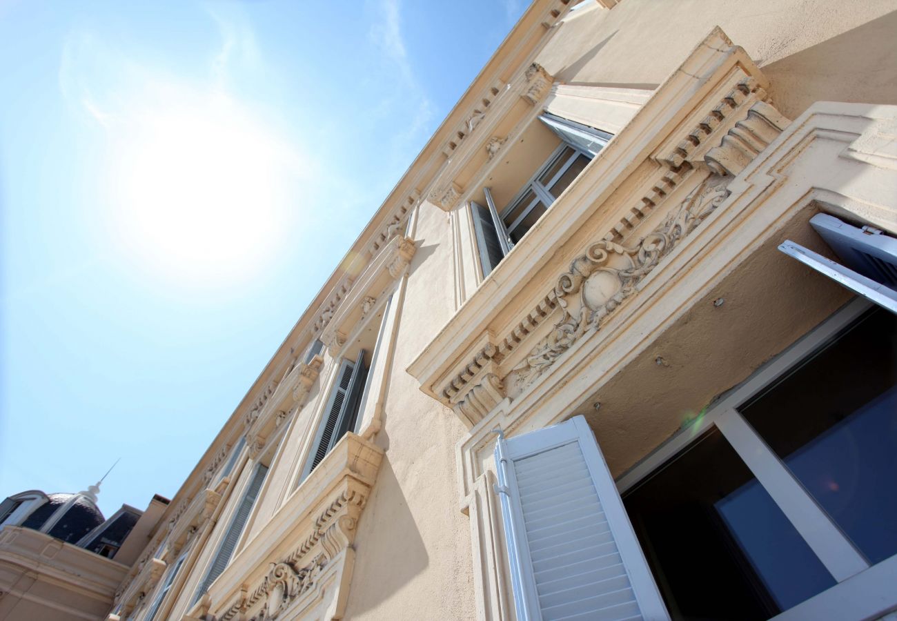 Appartement à Cannes - GARDEN PALACE - Residence Du Louvre
