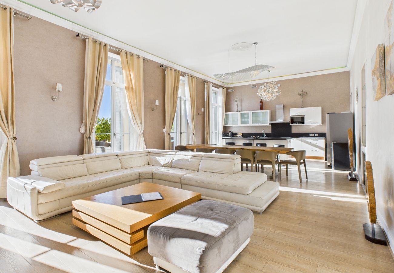 Appartement à Cannes - GARDEN PALACE - Residence Du Louvre