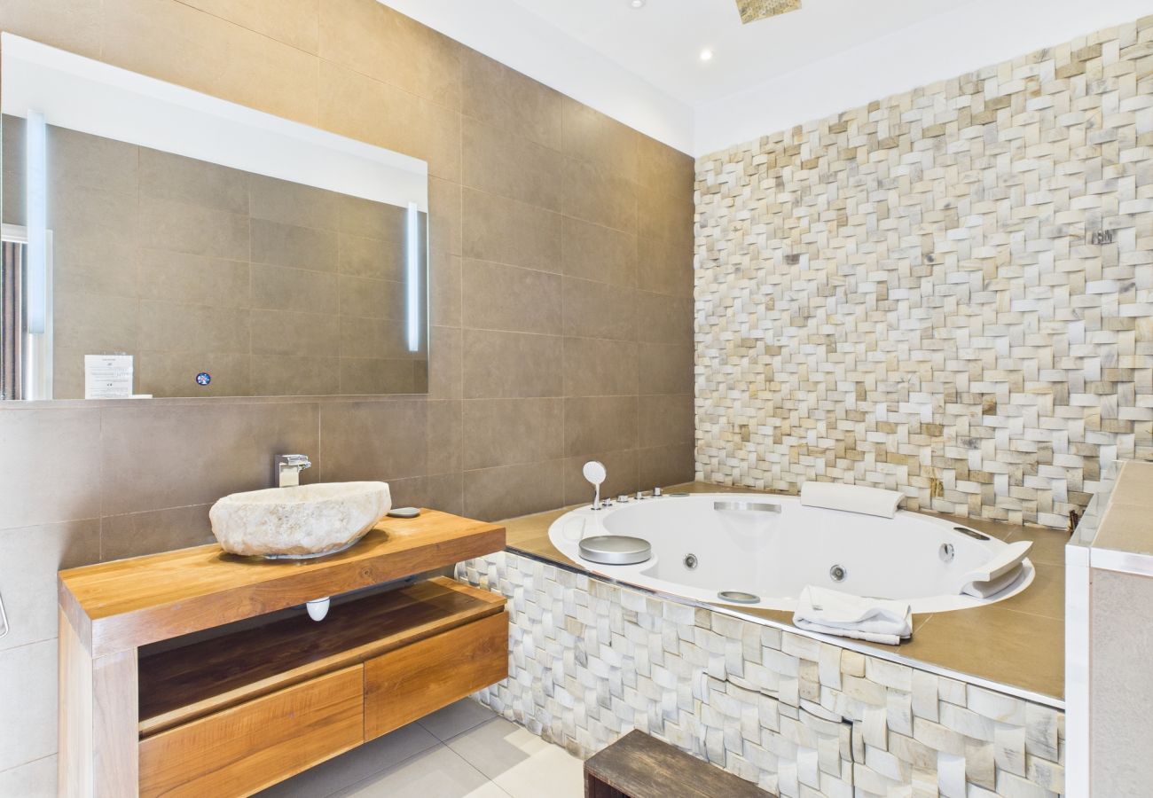 Appartement à Cannes - GARDEN PALACE - Residence Du Louvre