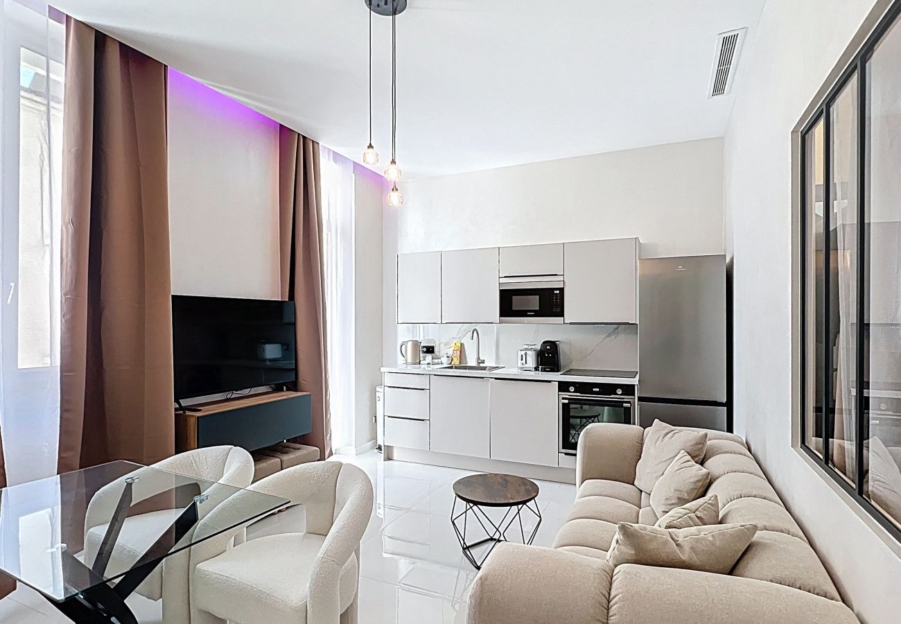 Appartement à Cannes - IRIS - Résidence 15 Antibes