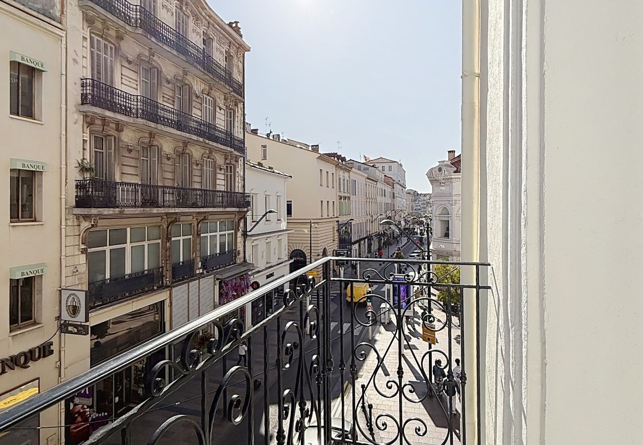 Appartement à Cannes - IRIS - Résidence 15 Antibes