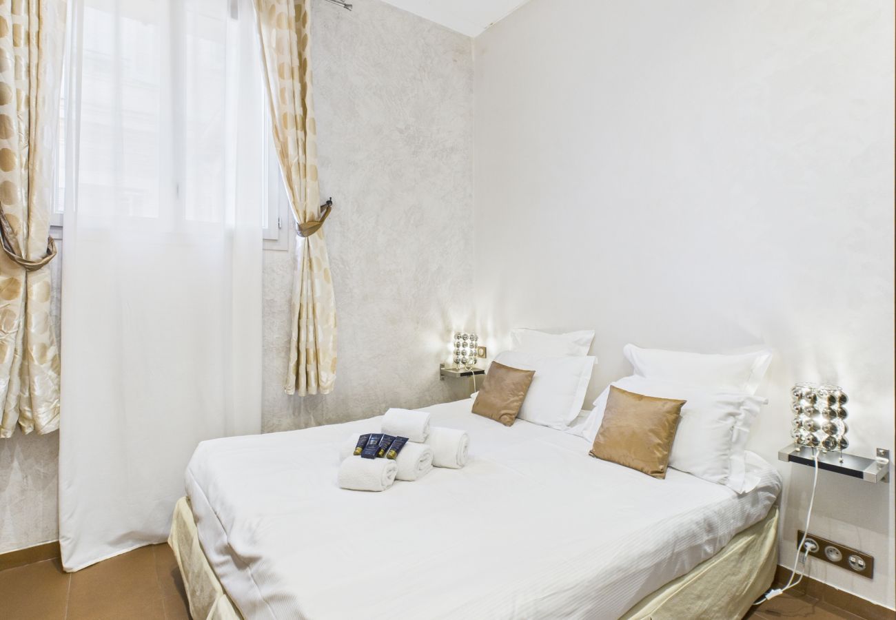 Apartment in Cannes - MODERN - Residence Du Louvre