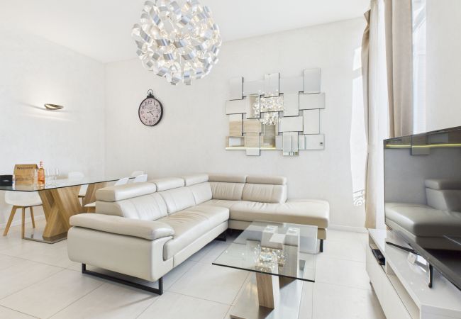 Apartment in Cannes - COSY - Residence Du Louvre