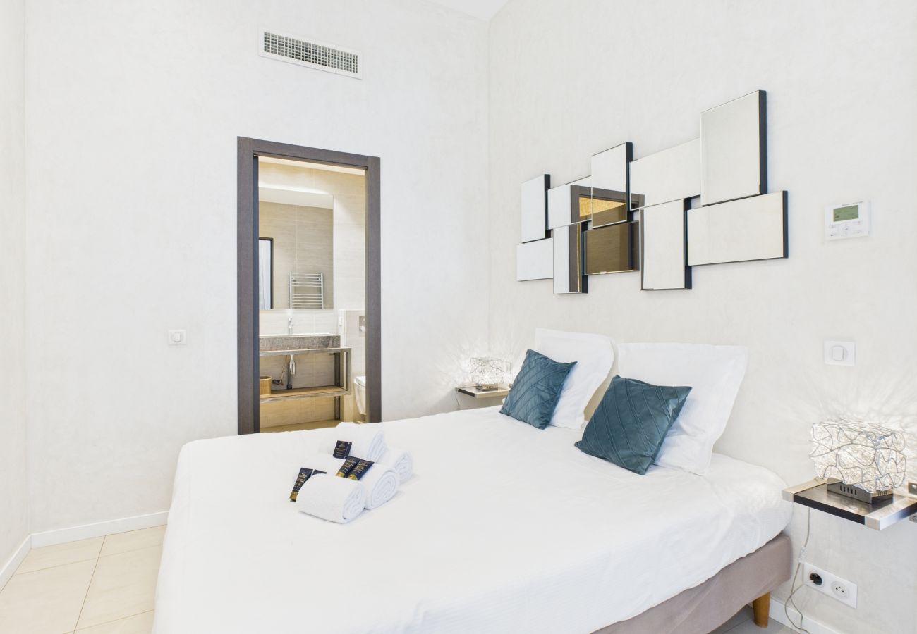 Apartment in Cannes - COSY - Residence Du Louvre