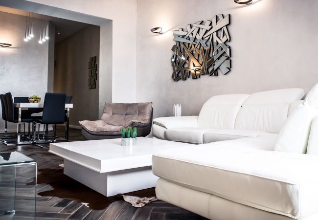 in Cannes - HAUSSMANN - Residence Du Louvre