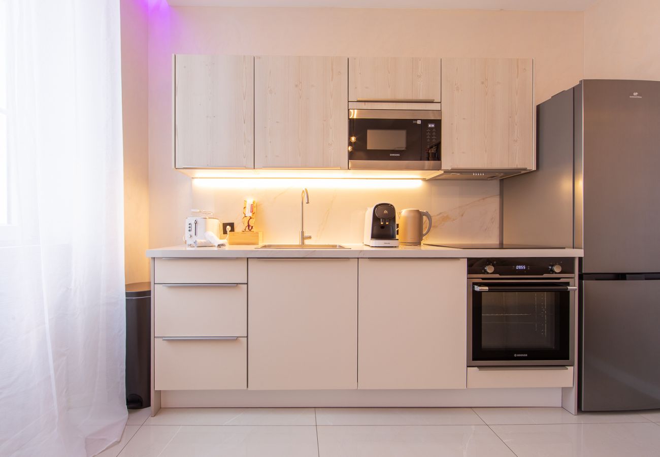 Apartment in Cannes - ROSE - Résidence 15 Antibes